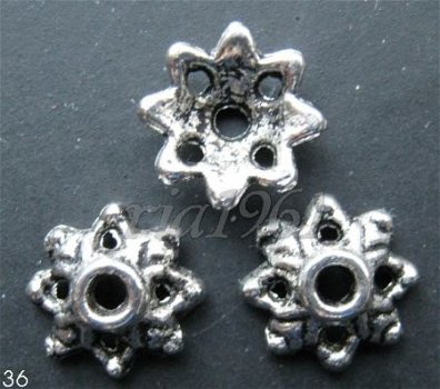 tibetaans zilver:bead caps 36 - 8,5 mm:10 voor 0,75 - 1