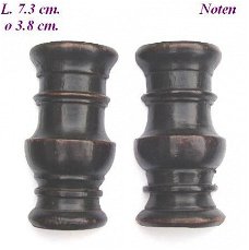 === 2 Kuif / Kast ornamentjes = oud === 10312