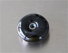 Ringtop glasbead zwart witte luchtbellen verwisselbaar.