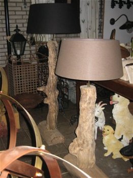 Mooie lampen van oud hout, boomstronk, koffiehout, boomstam - 3