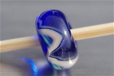 1 glaskraal / bead voor beads armband kobalt raku.
