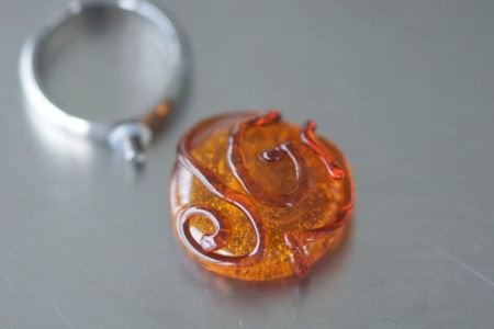 Ringtop glasbead amber seeded verwisselbaar. - 1