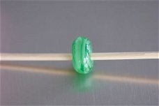 1 glaskraal / bead voor beads armband groen is gras.