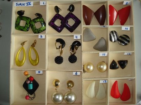 Verzameling retro broches en oorbellen en sjaalclip serie 2 - 1