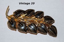 #Vintage 20 #Brooch #leaves #80ties 56 x 26 MM