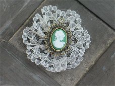 cameo 18x13 with frame charms green