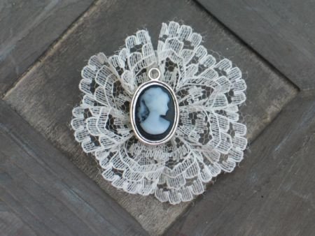 cameo 18x13 with silver frame charms gray - 1