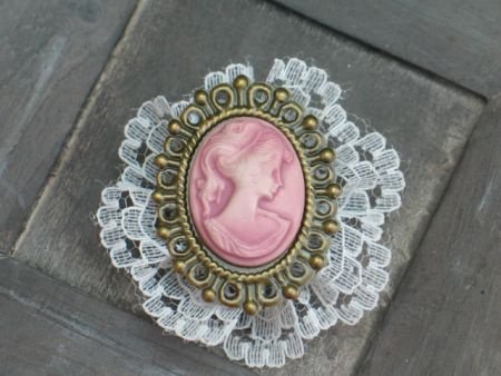 cameo 28x21 with frame 1 vintage pink - 1