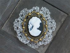 cameo 28x21 with frame 2 black