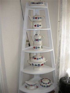 Brocante witte etagere/hoekkast