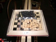 Schaakspel met schaakstukken, van hout.  AANBIEDING!!!