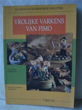 Hobbyboek Tirion Vrolijke varkens van Fimo met stap voor sta - 1