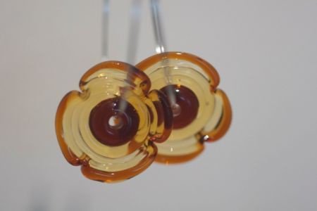 Oorbellen / ringen met amber glasbloemen / beads. - 1