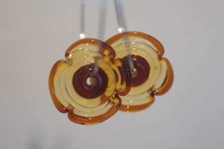 Oorbellen / ringen met amber glasbloemen / beads. - 1