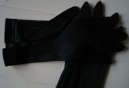 Elegante korte zwarte handschoenen - nr. 1