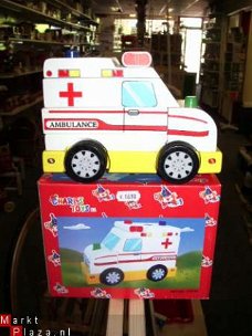 Ambulance auto, bouw auto, van massief hout.