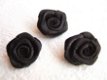 Groot satijnen roosje ~ 15 mm ~ Zwart - 1 - Thumbnail