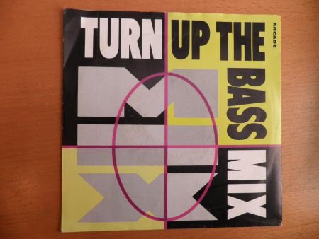 Turn up the bass The mix : Radio edit - 1