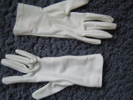 Leuke en mooie korte spierwitte handschoentjes - 1