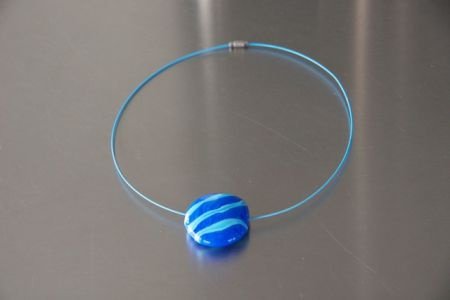 Handgemaakte nieuwe glashanger Cim blauw met spang. - 1