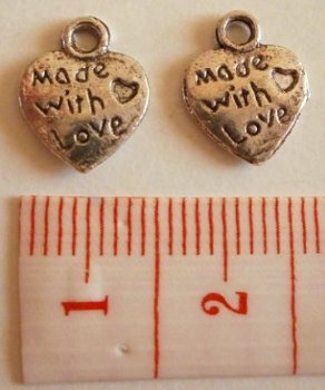 Love : Bedel hartje made with love 12 x 10 mm. - 1