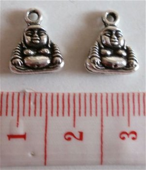 Religie : Bedel buddha 13 x 10 mm. - 1