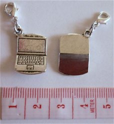 Huisraad : Charm laptop 22 x 13 mm.