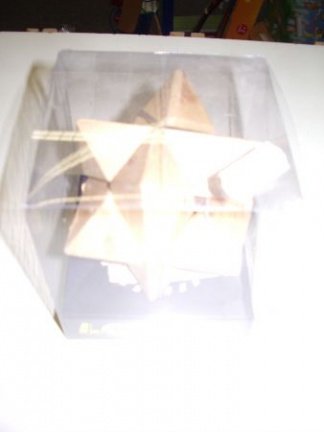 I.Q. Puzzle. Ster, van hout. Afmetingen: 8X8X8cm. - nr. 1
