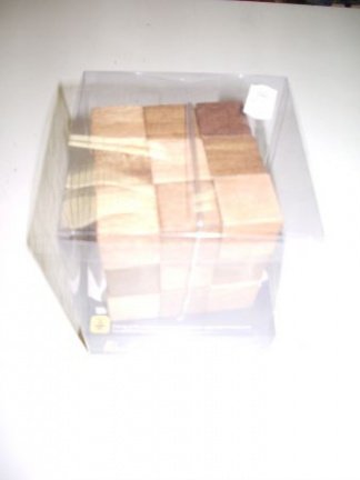 I.Q Puzzle. Kubus, van hout. Afmetingen: 7X7X7cm. - nr. 1