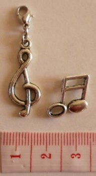 Charms set muziek. - 1