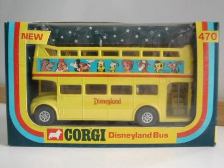 DSCN16461 Corgi 477 Routemaster Bus Disneyland - 1