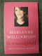 In vrouwelijkheid Marianne Williamson - 1 - Thumbnail