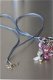 Lange suede ketting met tros roze wit tint glasbeads/kralen. - 1 - Thumbnail