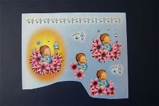 nr.122  KNIPVELLETJE  baby boy tussen de bloemen