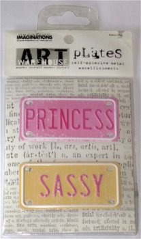 SALE! NIEUW 2 stuks 3D Metal plates Princess en Sassy - 1