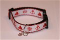 Stoere halsband wit met rode bootjes - 1 - Thumbnail