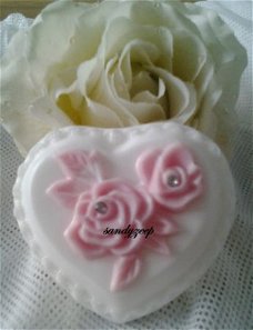 zeep zeepjes/groot hart met rozen