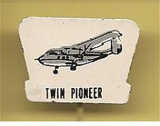 Twin Pioneer blik speldje ( C_075 )
