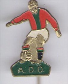 A.D.O. voetbal poppetje speldje ( Y_005 )