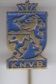 K.N.V.B. blauw voetbal speldje ( Y_093 ) - 1
