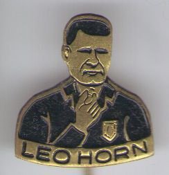 Leo horn zwart voetbal speldje ( Y_104 ) - 1