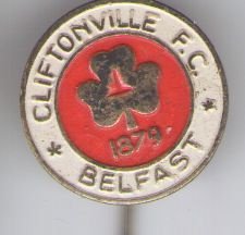 Cliftonville F.C. Belfast voetbal speldje ( Y_128 ) - 1