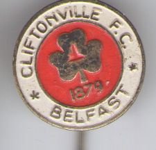 Cliftonville F.C. Belfast voetbal speldje ( Y_128 )