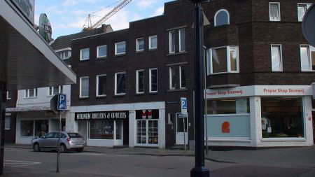 Winkel-/Kantoorruimte MET bovenwoning Geleen - nr. 1