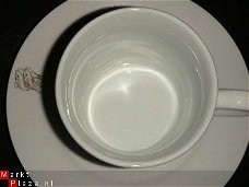 Kop en schotel van Marken porcelein C-a-2-b