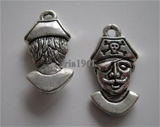 bedeltje/charm sprookjes : piraat - 20x11 mm