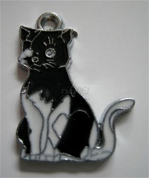 bedeltje/charm emaille :poes zwart - 28x22 mm (nog 12 st.) - 1