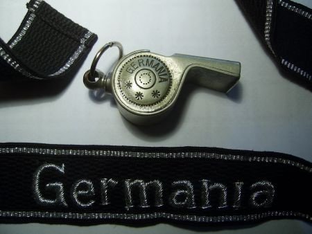 Germania mouwband en fluitje - 1
