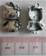 Bedel Hello Kitty staand 23 x 14 mm. - 1 - Thumbnail