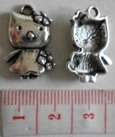 Bedel Hello Kitty staand 23 x 14 mm.